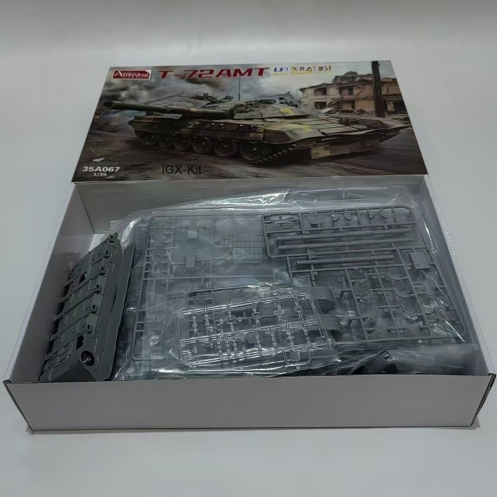 Model Kit Ukraine - Amusing 35A067 1:35 Scale T72 T-72