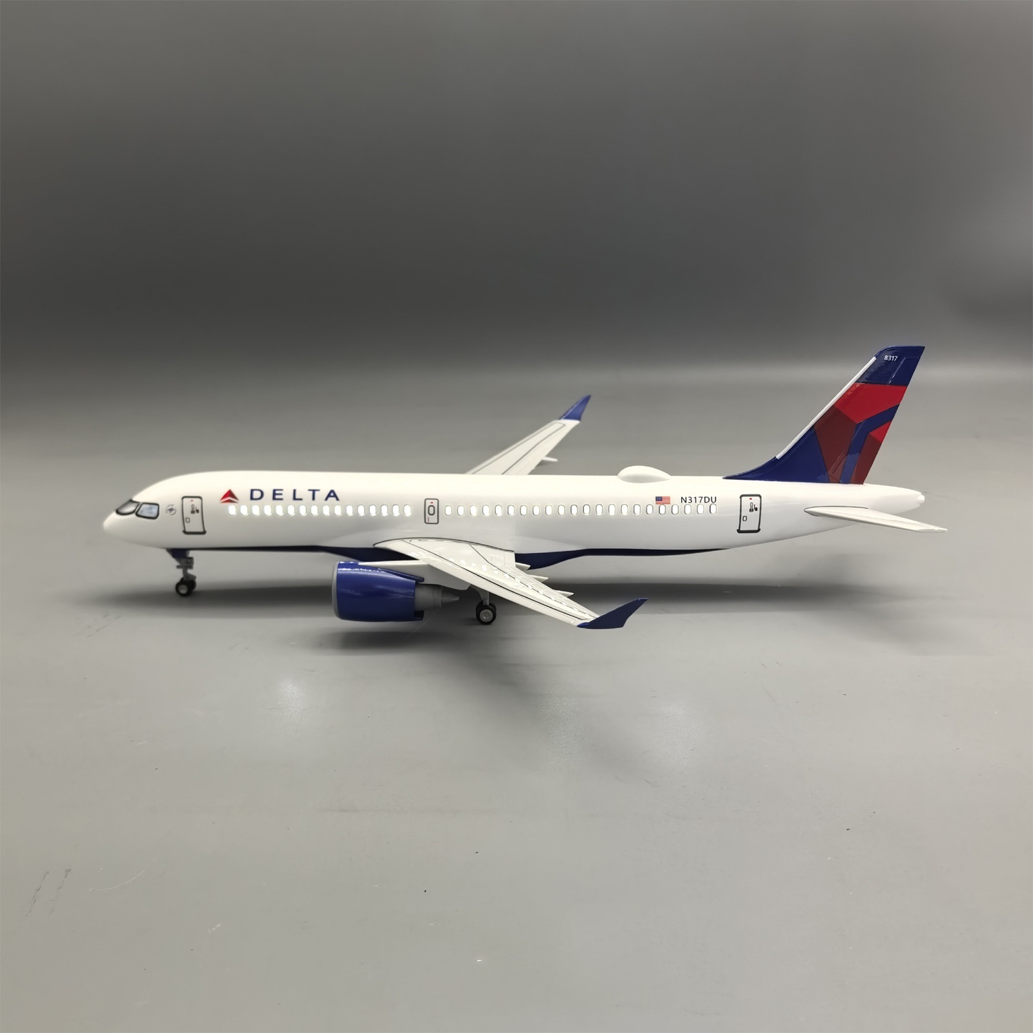1/100 Scale Delta Air A220-300 - Model Kit Aircraft 评论和价格