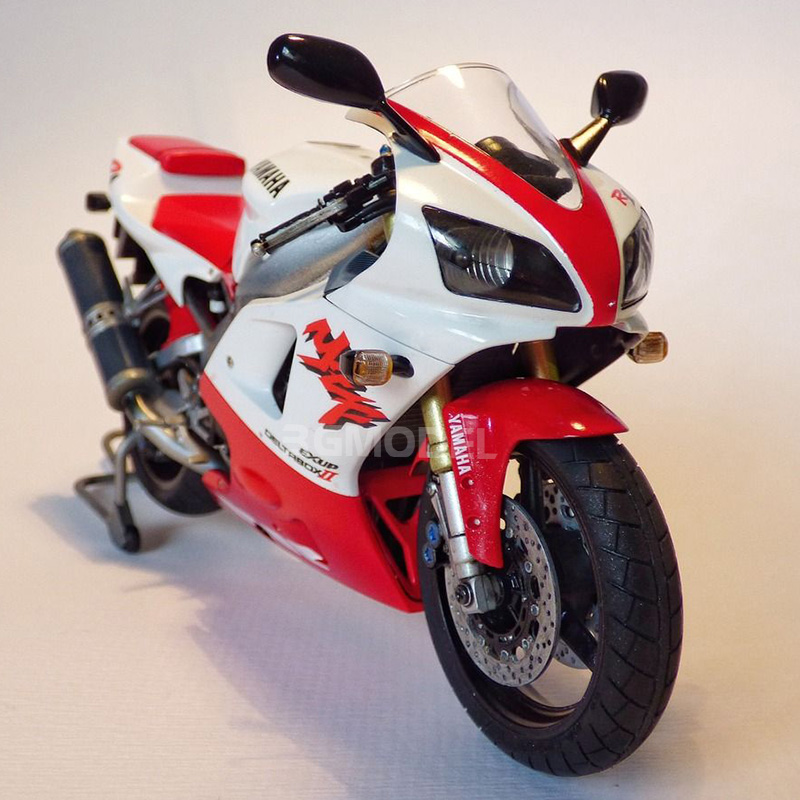 Tamiya 14073 static assembled  - Model Kit Yamaha R1 评论和价格
