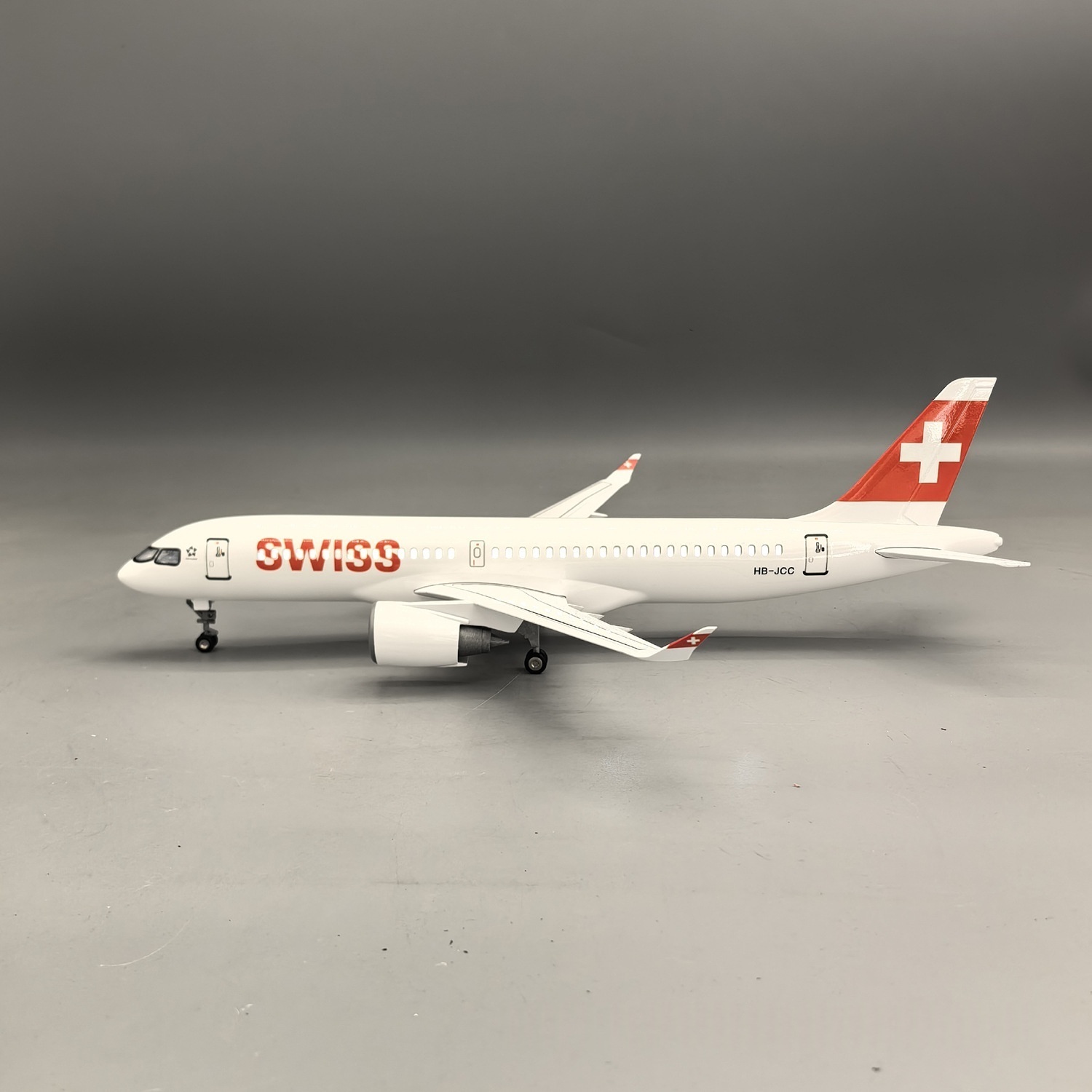 1/100 Scale Air Swiss A220-300 - Model Kit Aircraft 评论和价格